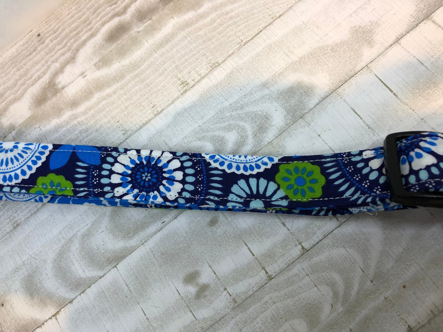 Floral dog collar, blue, green, girl dog collar, flower dog collar, adjustable collar, washable collar, eco friendly, side release collar,
