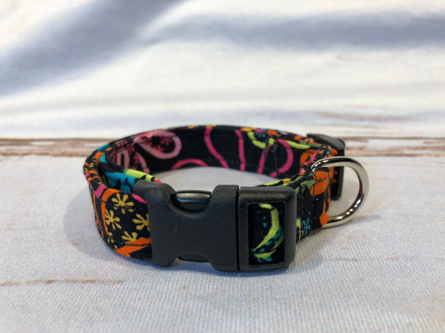 Dog Collar, dog collar girl, neon floral dog collar, adjustable collar, buckle dog collar, nylon collar, floral, neon, flowers