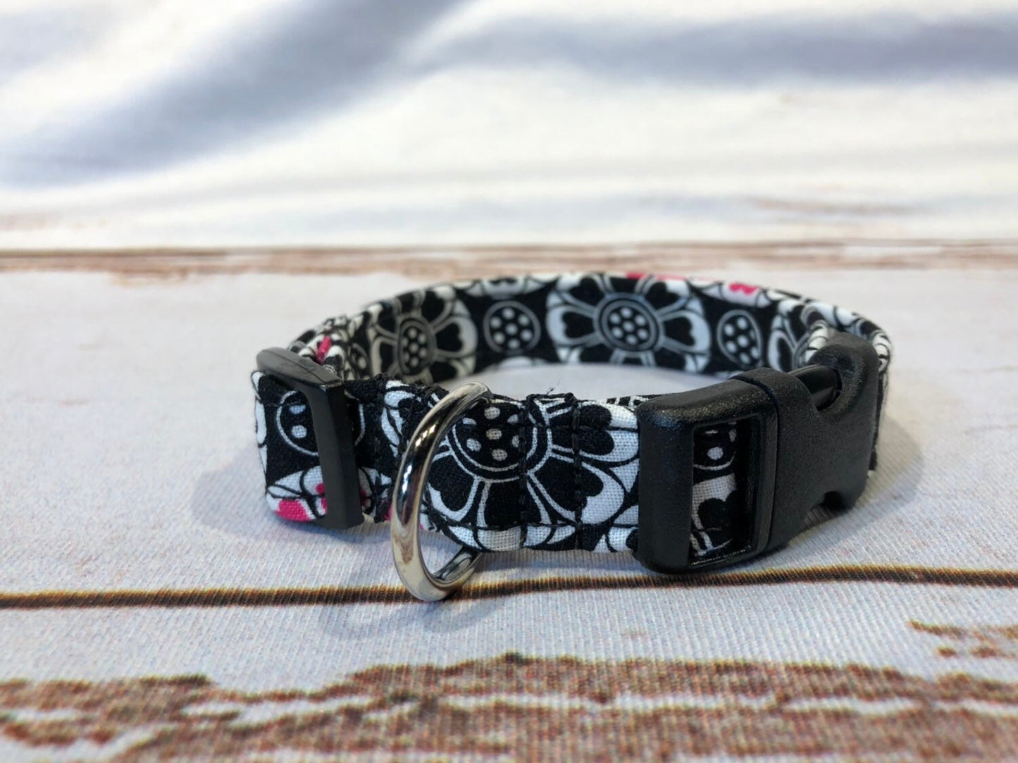 Dog Collar, dog collar girl, hot pink floral collar, adjustable collar, buckle dog collar, fuchsia, flowers, pink, black, flower
