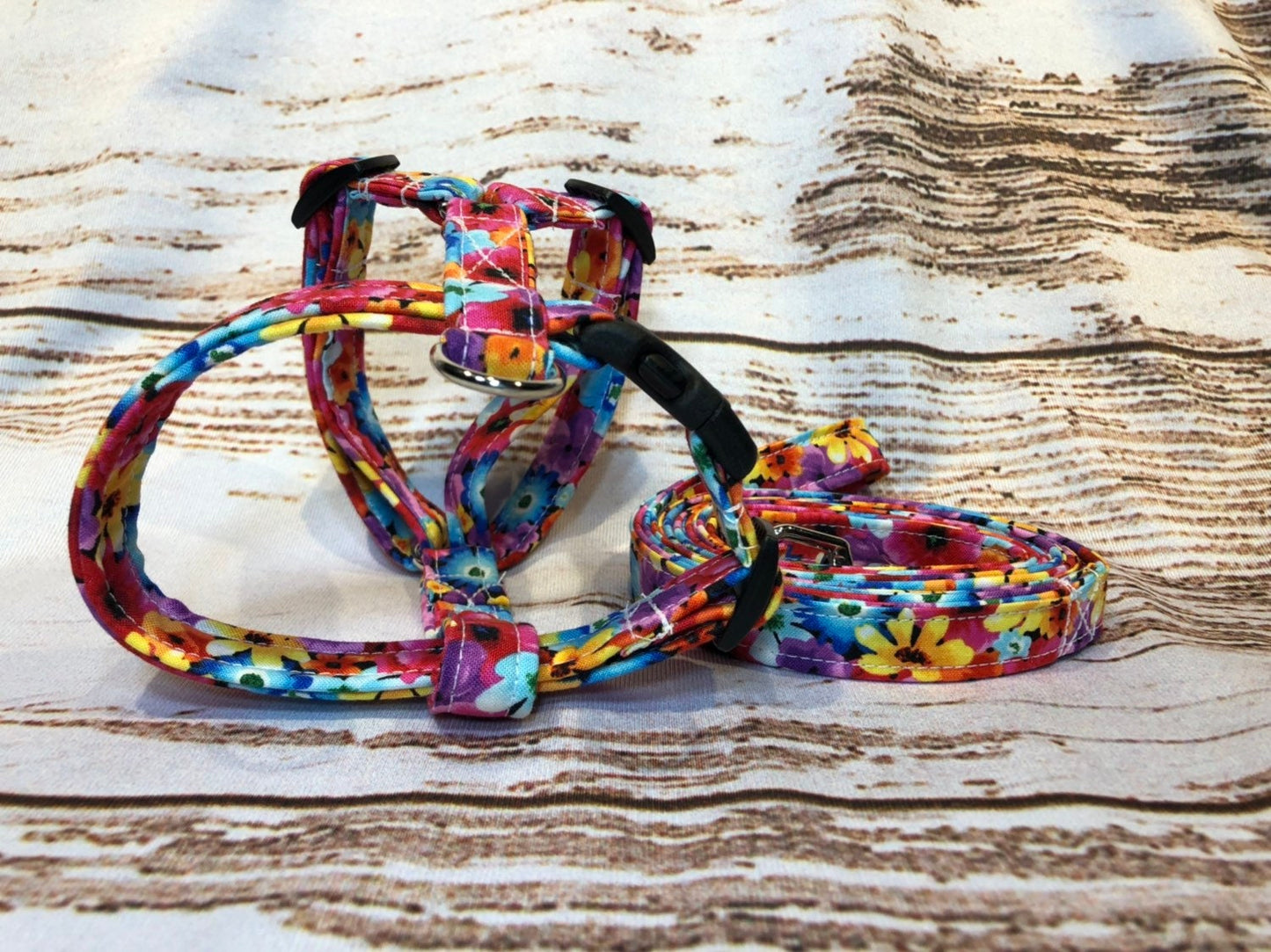 Dog harness, Harness and leash, step in harness, standard harness, adjustable harness, floral dog harness, flowers, girl dog harness, floral