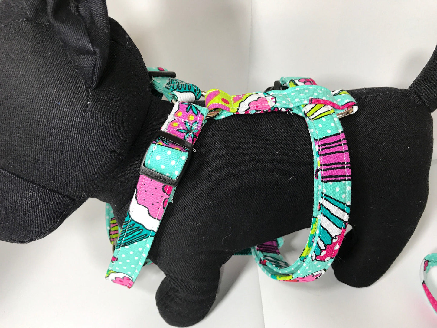 Dog harness, Harness and leash, step in harness, standard harness, dog harness set, dog halter, girl, mint green, cupcakes, cute cupcakes