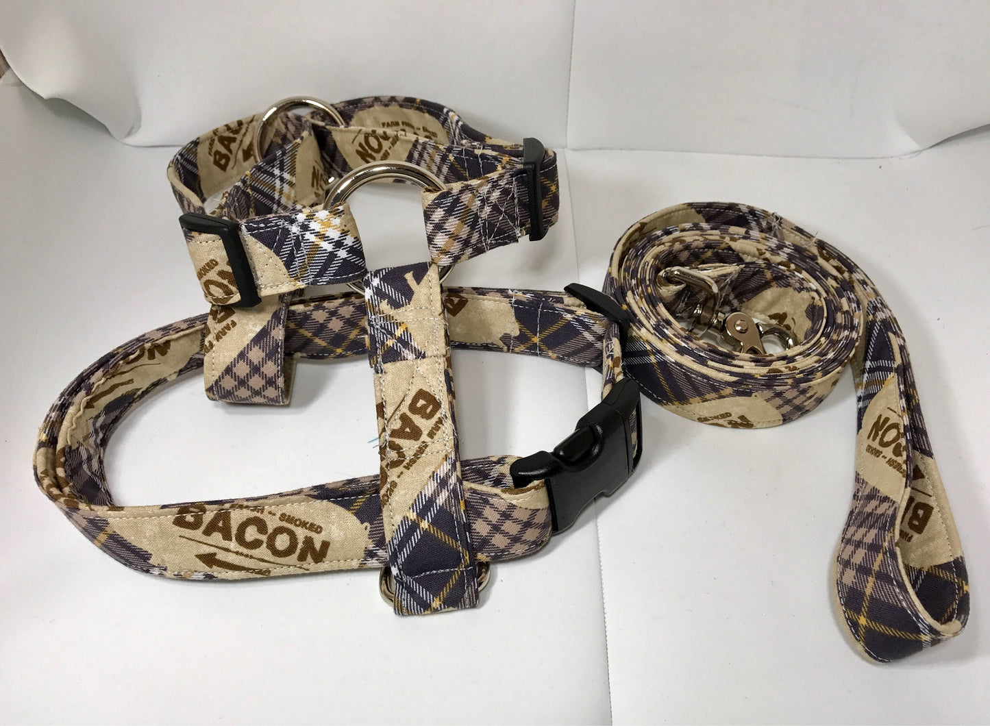 Dog harness, Harness and leash, step in harness, standard harness, dog harness set, dog harness bacon, bacon plaid, bacon, plaid, pig, brown