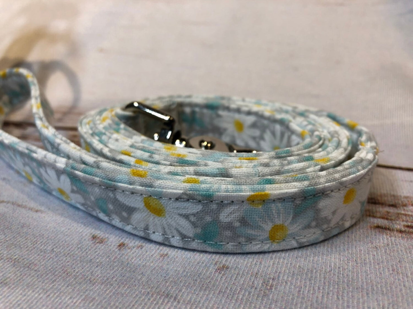 Dog harness, harness and leash, girl dog harness, dog halter, leash, step in harness, standard harness, daisy harness, daisies, gray, floral