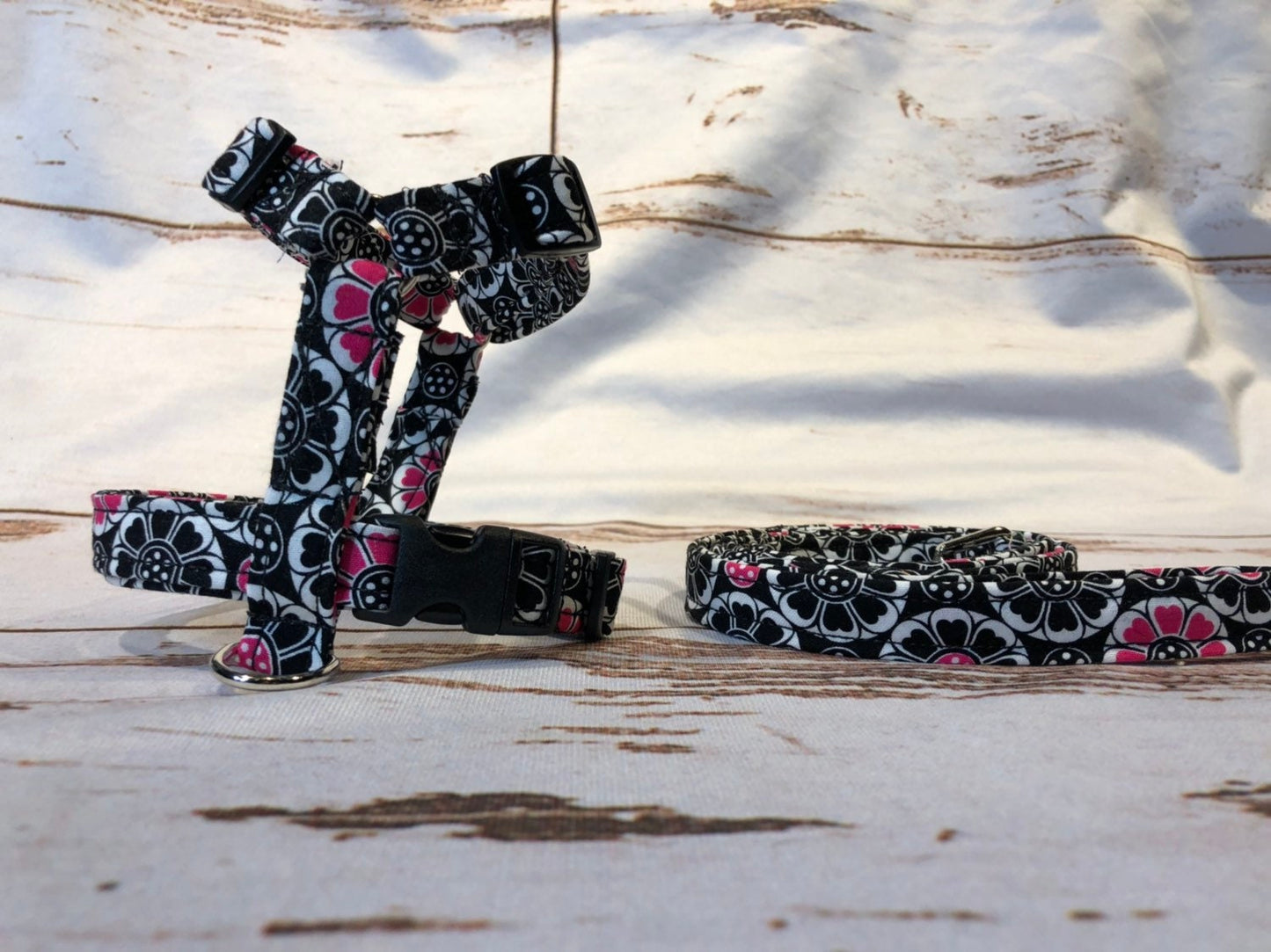 Dog harness, harness and leash, step in harness, standard harness, dog harness set, adjustable harness, floral, Black and fuchsia flowers