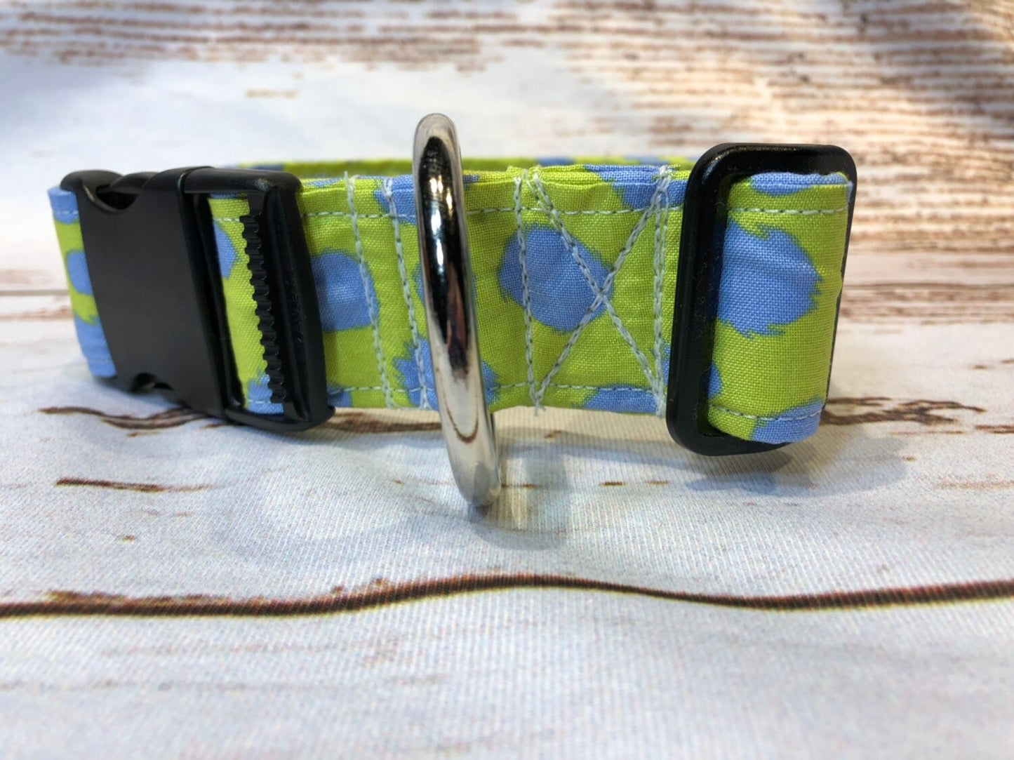 Dinosaur dog collar, dog collar, dinosaur spots, cute dog collar, adjustable, side release, fabric collar, washable dog collar, green, Dino