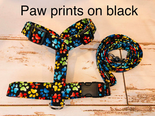 Paw prints dog Harness and leash set, step in harness, standard harness, dog harness set, adjustable harness, paw print harness, paw print