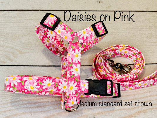 Dog harness, Harness and leash, step in harness, standard harness, dog harness set, adjustable, daisies, pink polka dots, daisy harness