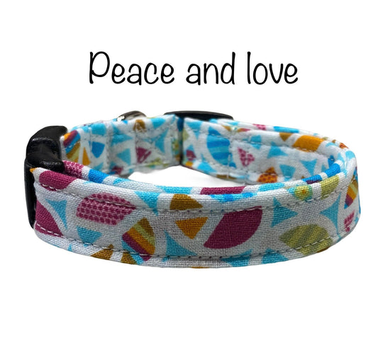 Peace and love dog collar, peace signs, hippy, dog collar girl, adjustable collar, washable, eco friendly, fabric dog collar, side release